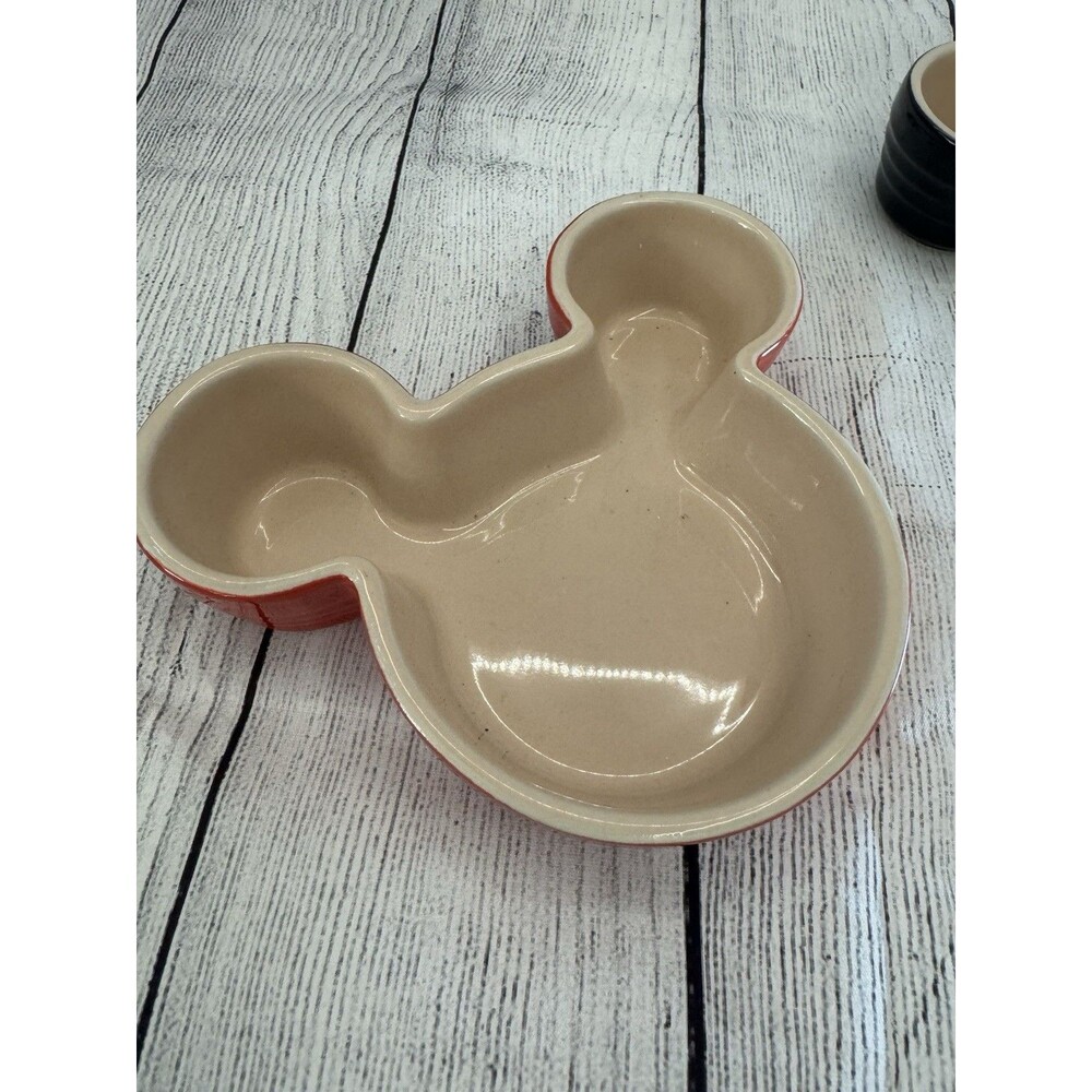 Set Of 2 Le Creuset Disney Mickey Mouse Stoneware Ramekins Black & Red 7.5oz - Picture 3 of 13